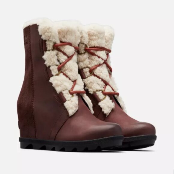 NWT Women's Joan Of Arctic™ Wedge II Shearling Boot Dark Brown 8